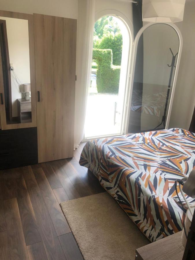Logement Au Calme Dans Une Maison. Moirans-en-Montagne Εξωτερικό φωτογραφία